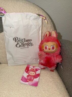 Pop mart Big Into Energy Pink Monster labubu LOVE